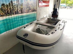 Qucksilver 320 Air Deck