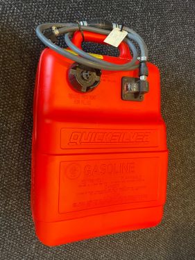 Quicksilver Benzintank, 25 ltr. med slange og kobling til Honda motor - demo
